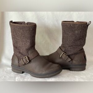UGG Australia Robbie waterproof boots size 5.5